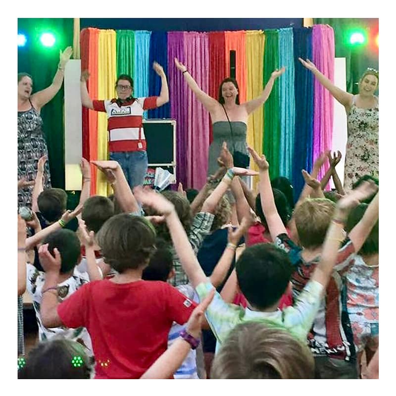 Premium Gold package magic performance with full entertainment setup and balloon creations